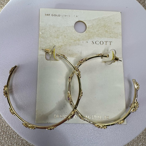 Kendra Scott Jack Gold Hoop Earrings in Purple Crystal  Kendra Scott Gold and Purple Floral Hoop Earrings